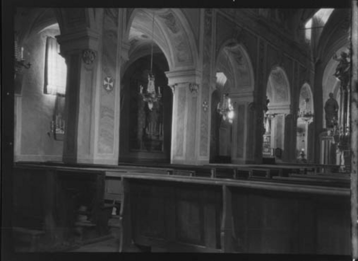 Paolo Verzone, Non identificato, chiesa, interno, navata centrale e laterale, arco