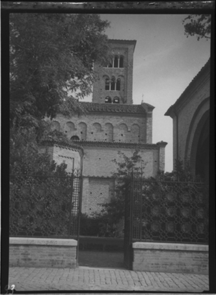 Paolo Verzone,  Ravenna - Chiesa non identificata, esterno