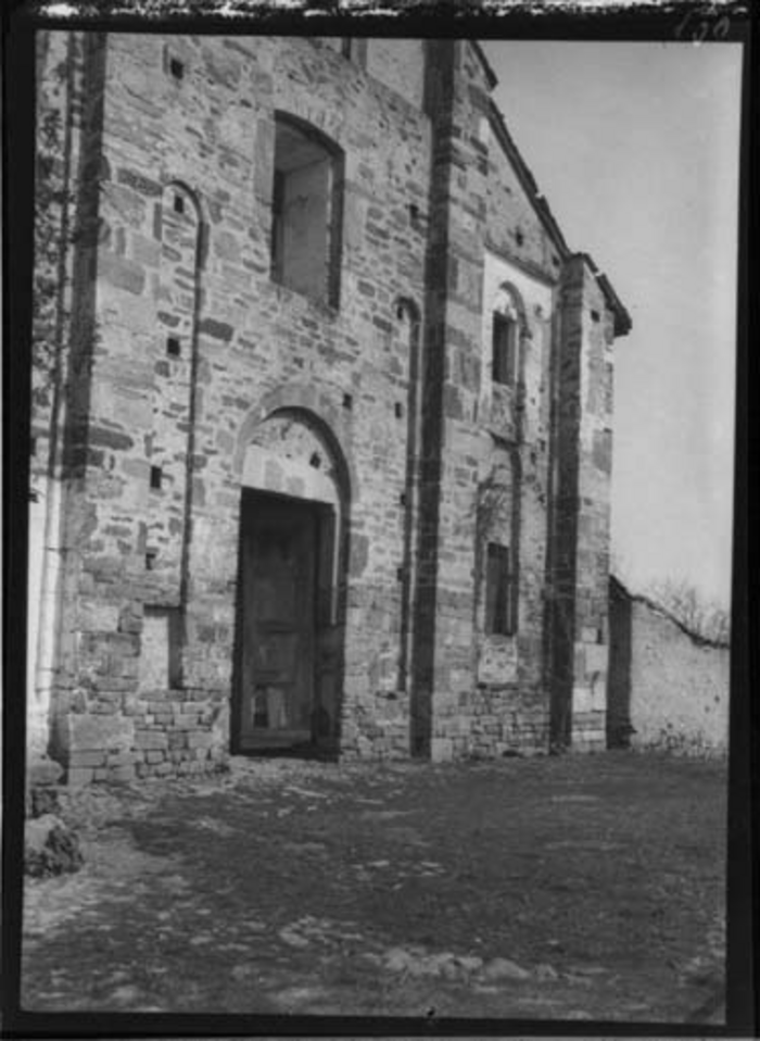 Paolo Verzone, Sala Biellese, Chiesa abbaziale dei SS.Salvatore e Giacomo, esterno