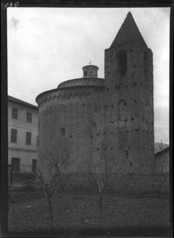 Paolo Verzone,  Villanova d'Albenga - Chiesa di S. Maria della Rotonda, esterno