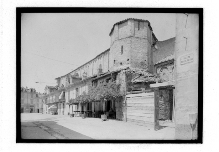 Paolo Verzone, Acqui Terme - Chiesa di S. Pietro, esterno