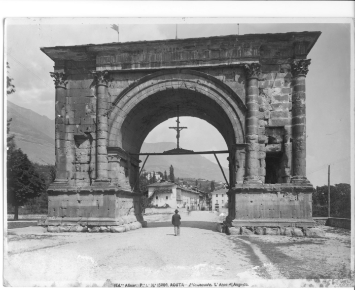 Aosta - L'arco d'Augusto