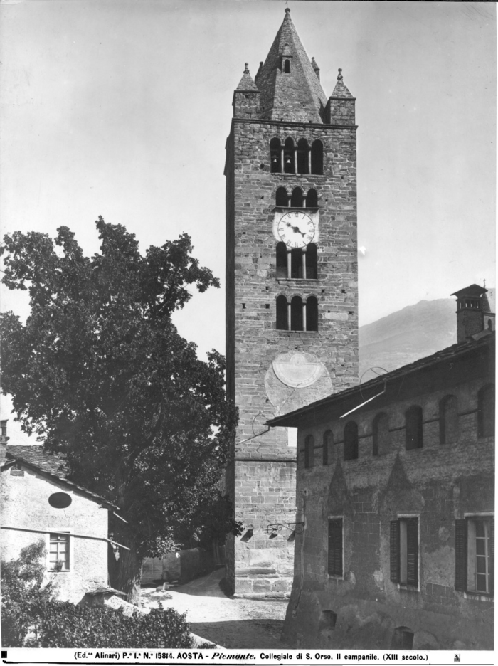 Aosta - Collegiale di S. Orso. Il campanile (XIII secolo)