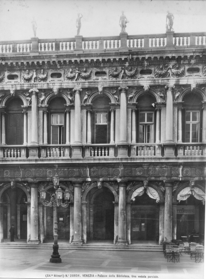 Venezia - Palazzo della biblioteca. Una veduta parziale