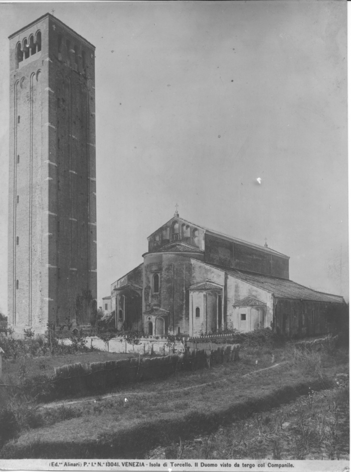 Isola di Torcello (Venezia) - Il Duomo visto da tergo col campanile