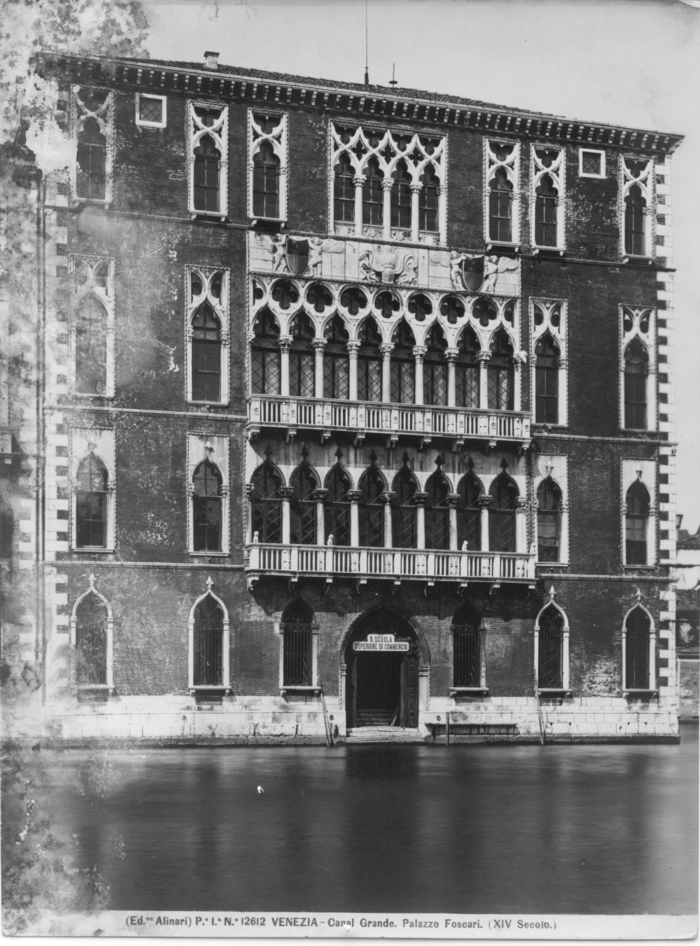 Venezia - Canal Grande. Palazzo Foscari (XIV secolo)