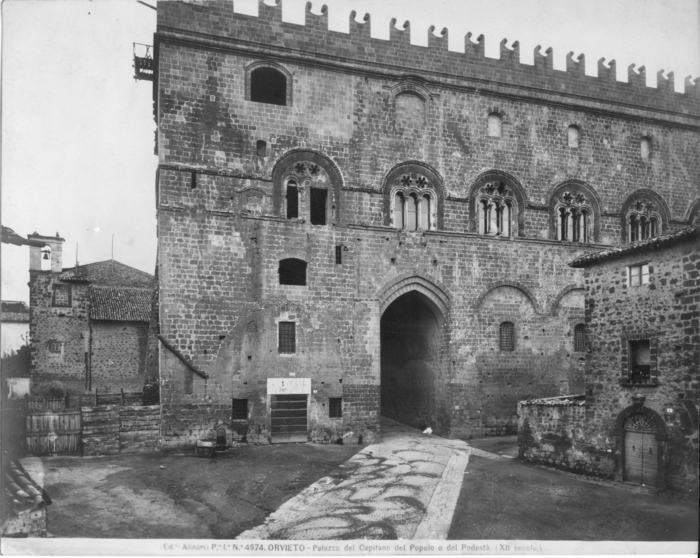 Orvieto  - Palazzo del Capitano del Popolo o del Podestà (XII secolo)