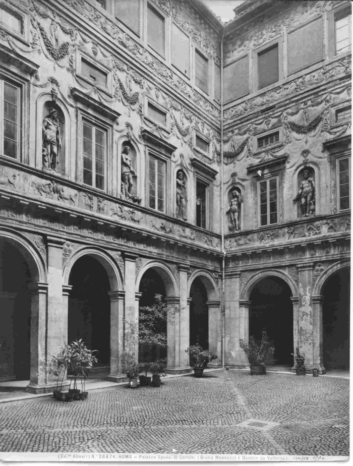 Roma - Palazzo Spada. Il Cortile.