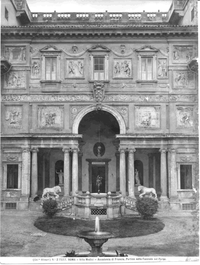 Roma - Villa Medici. Accademia di Francia. Portico nella facciata sul parco