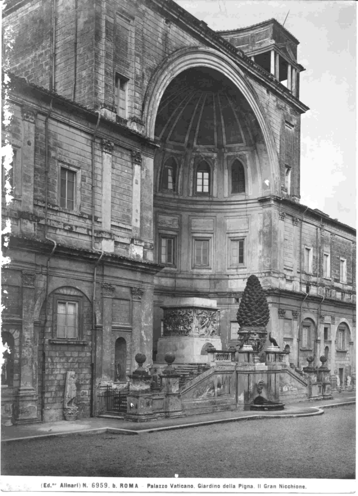 Roma - Palazzo Vaticano. Giardino della Pigna. Il Gran Nicchione