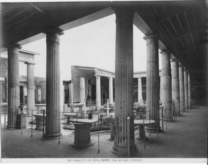 Pompei. Casa dei Vettii, il Peristilio.