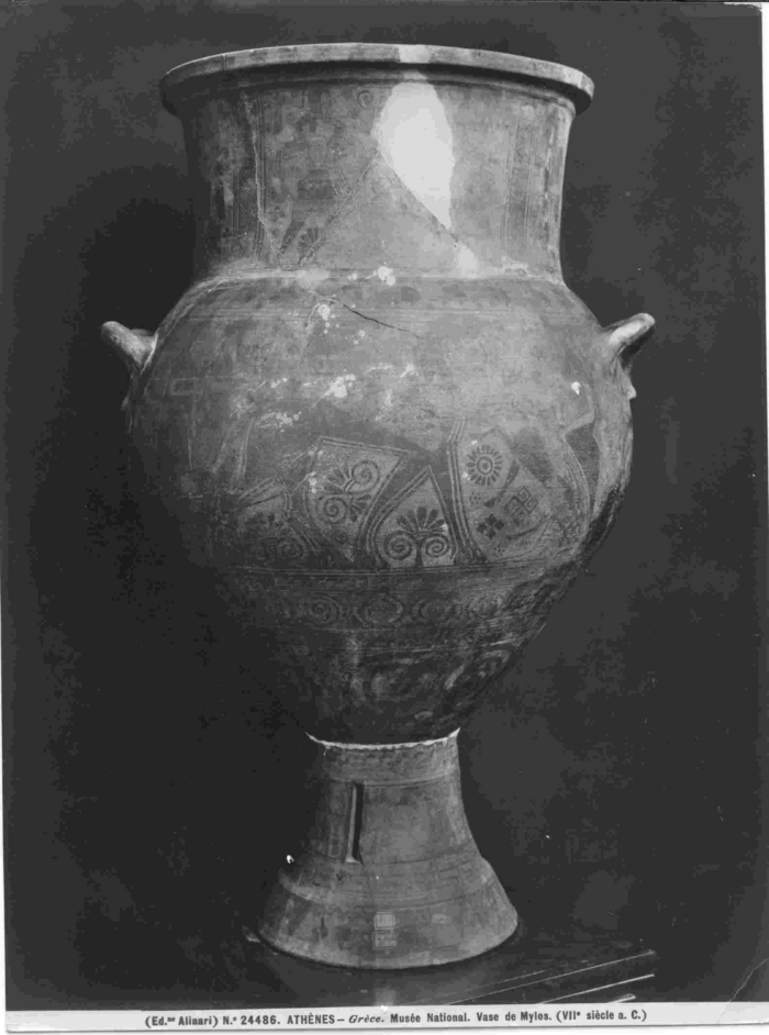 Athènes  - Musée National. Vase de Mylos (VII siècle a. C.)