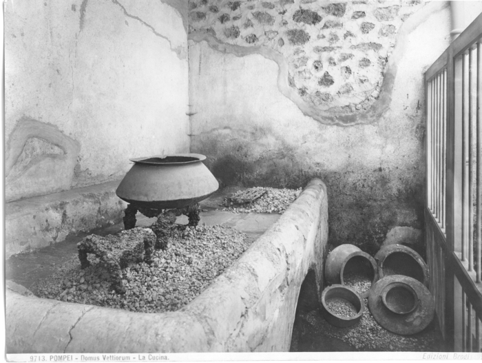 Pompei - Domus Vettiorum - la cucina