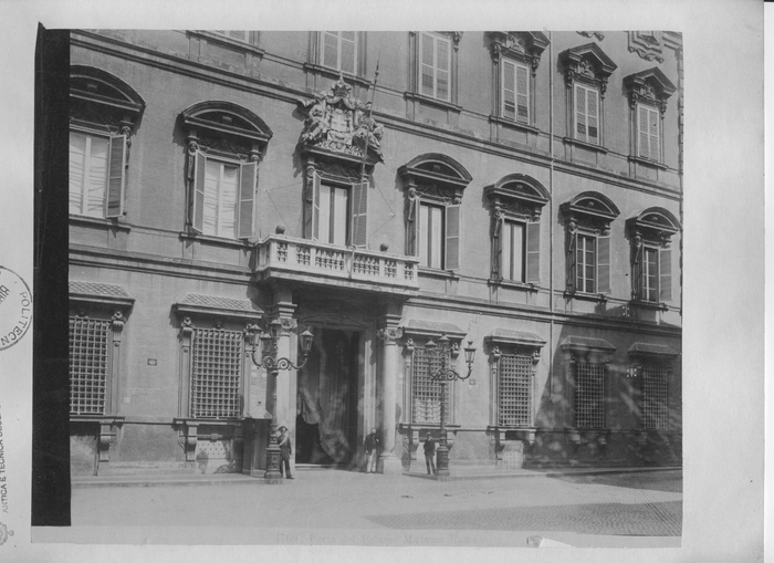 Porta del Palazzo Madama -Roma