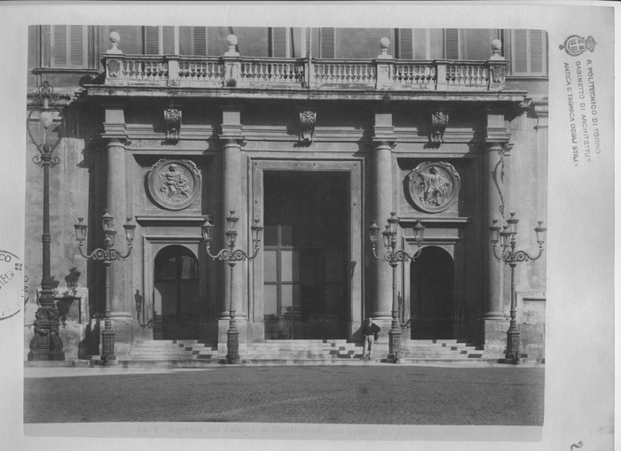 Ingresso del Palazzo di Montecitorio ora Camera dei Deputati 