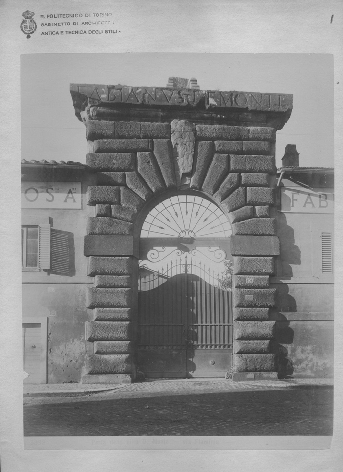 Porta della Villa de Monte - Via Flaminia