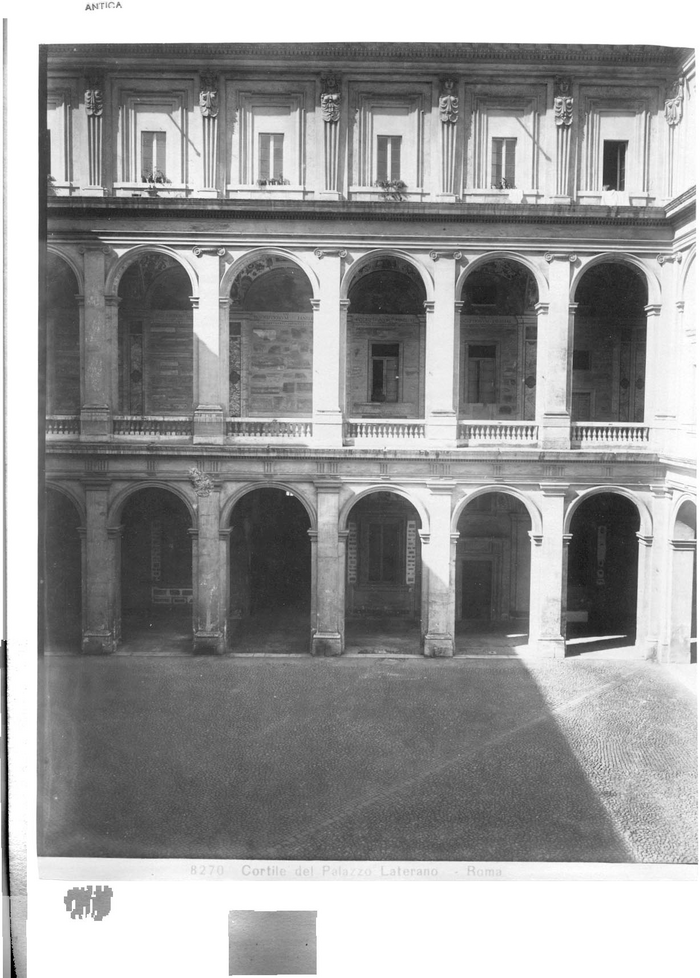 Cortile del Palazzo Laterano - Roma