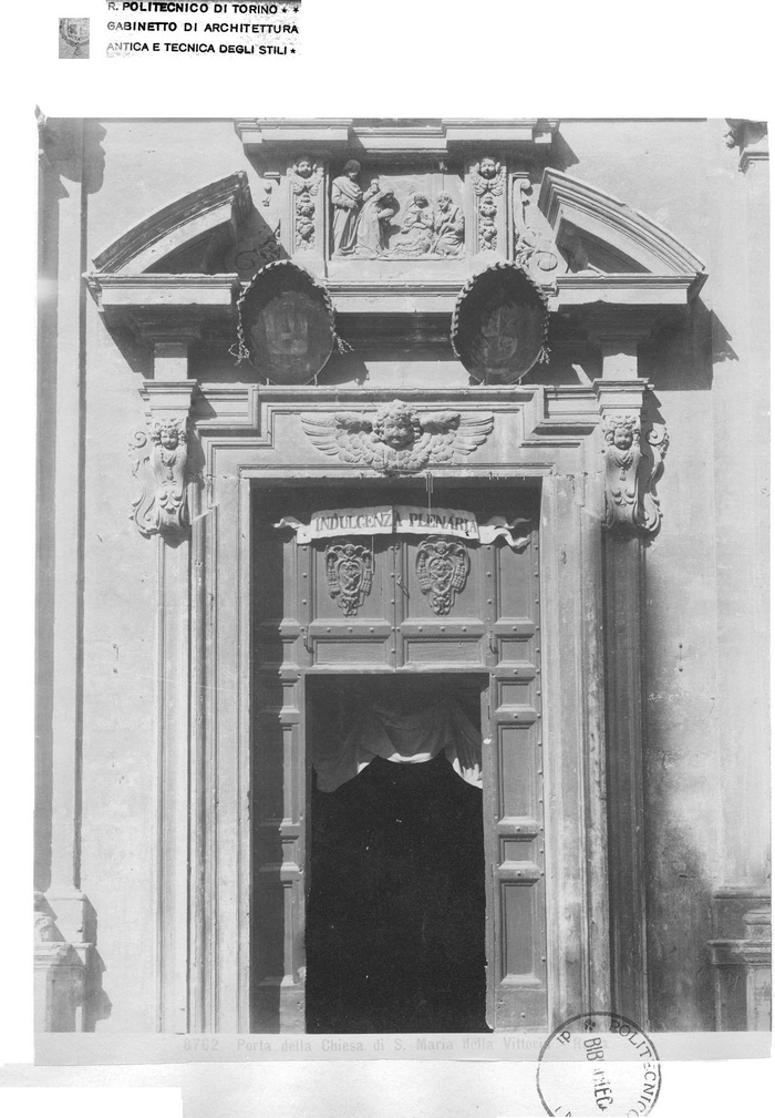 Porta della Chiesa di S. Maria della Vittoria - Roma