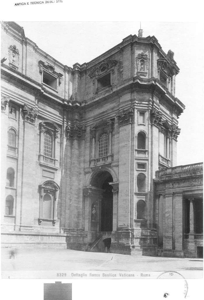 Dettaglio fianco Basilica Vaticana - Roma