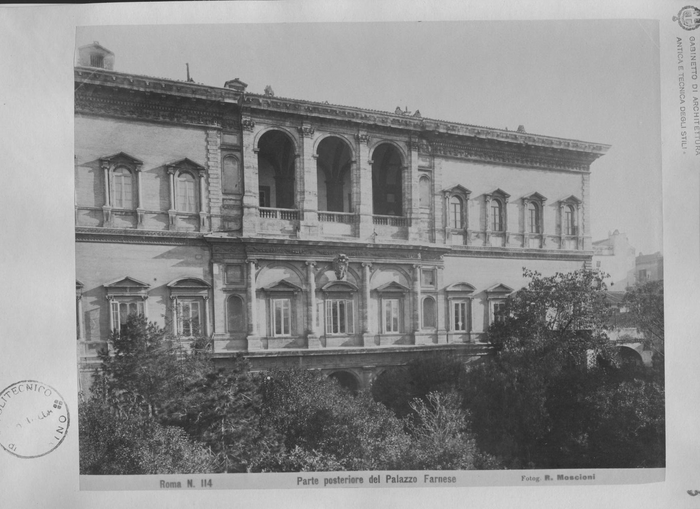 Roma - Parte posteriore del Palazzo Farnese