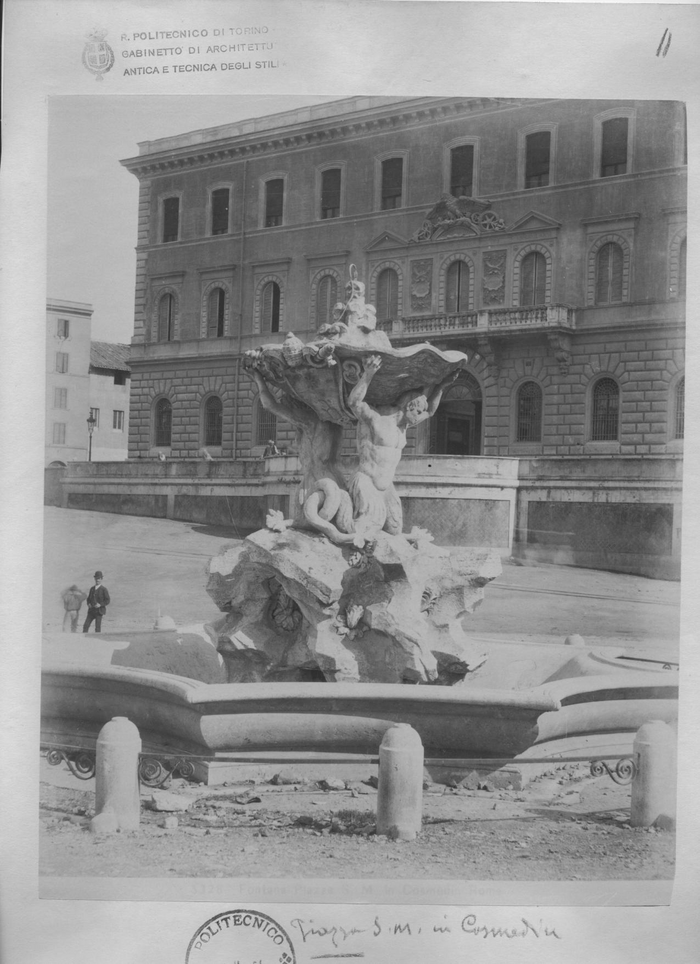 Fontana di piazza S. M. in Cosmedin - Roma