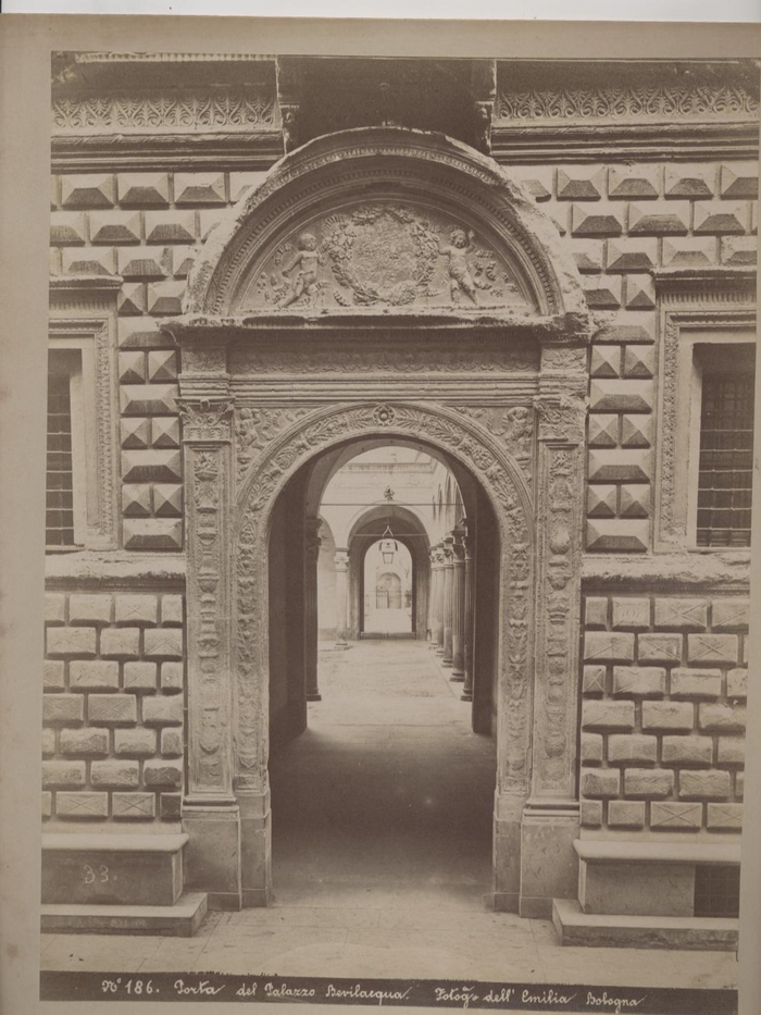 Bologna - Porta di Palazzo Bevilacqua.