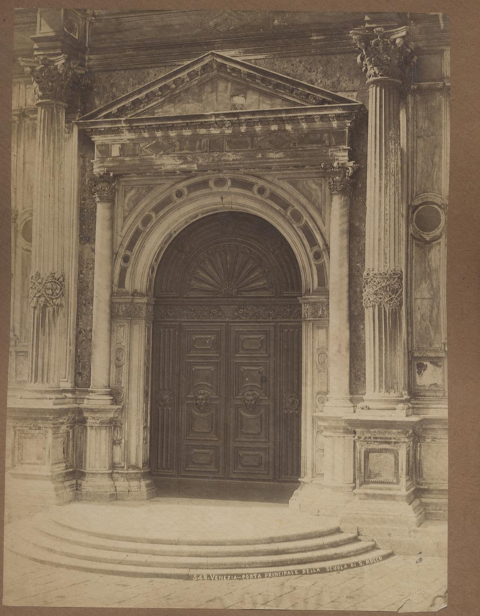 Venezia - Scuola di San Rocco - porta principale