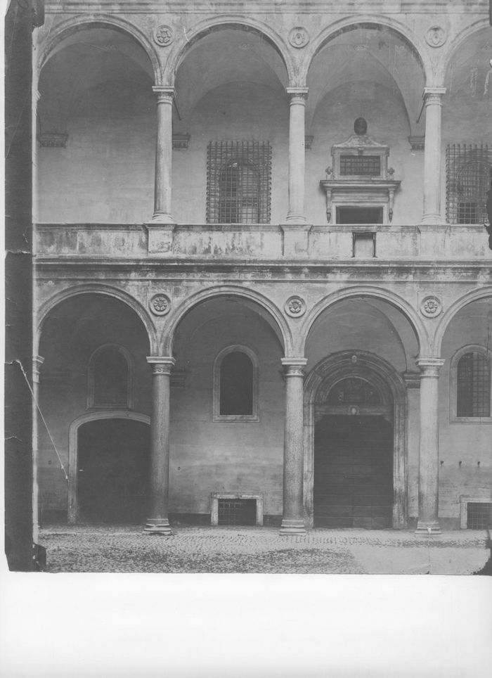 Roma - Cortile del Palazzo della Cancelleria