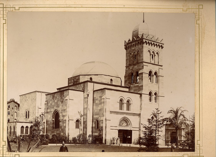 [Chiesa vista dall'esterno]