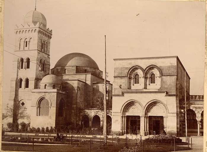 [Chiesa con casa annessa]