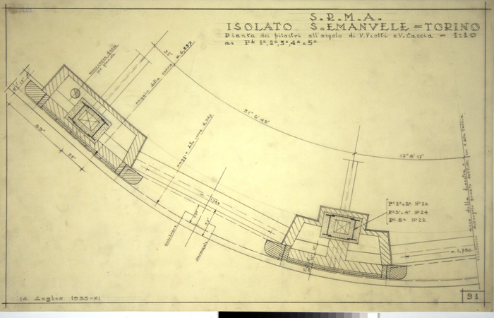 RICOSTRUZIONE DELL'ISOLATO DI S. EMANUELE - PROGETTO A , pianta dei pilastri all'angolo tra Via Viotti e Via Caccia ai piani primo, secondo, terzo, quarto, quinto