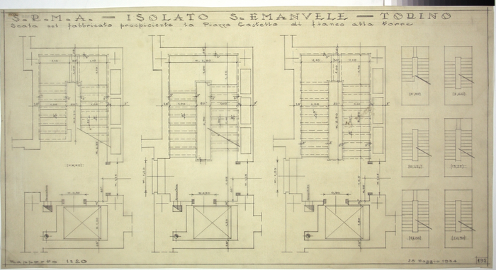 Scala nel fabbricato prospicente la Piazza Castello di fianco alla torre