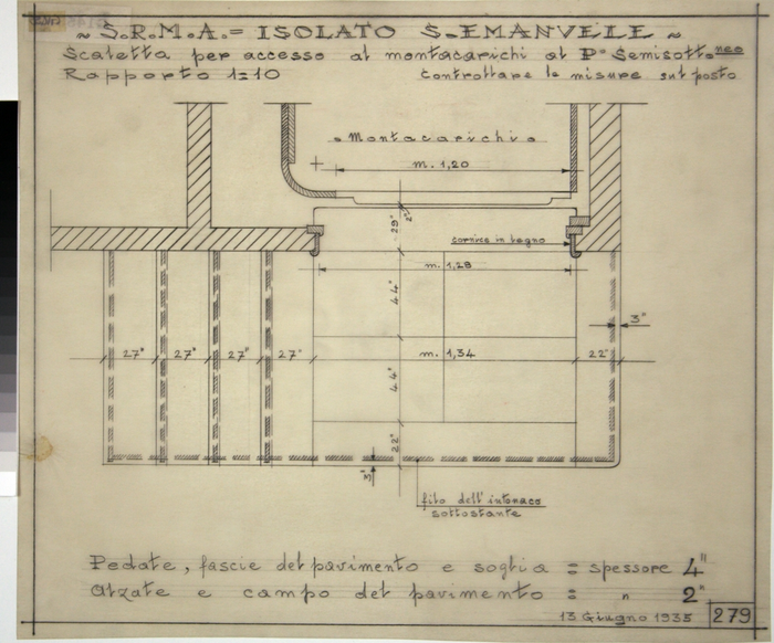 ISOLATO/S. EMANUELE , scaletta per accesso al montacarichi al piano seminterrato