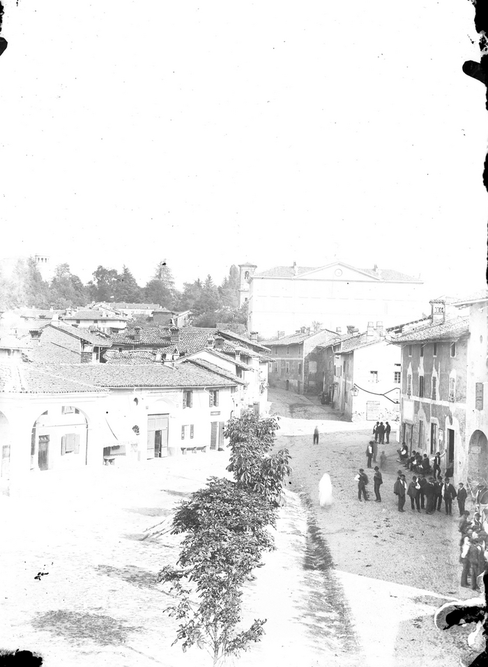 Montà d'Alba, piazza e scuola, 1890 c.