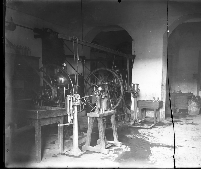 Interno di un laboratorio, s.d.