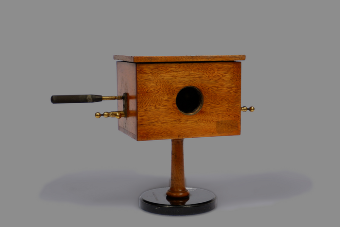 Eccitatore micrometrico in cassetta