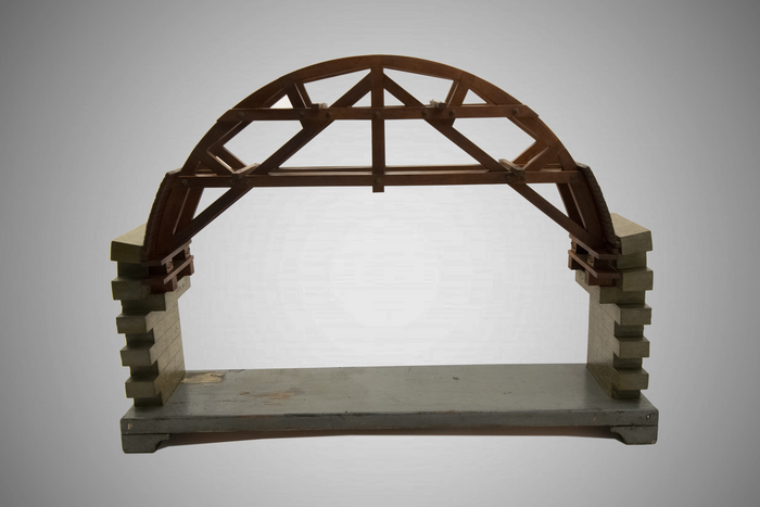 Modello in legno di armatura per la costruzione di grandi archi (armatura a sbalzo)