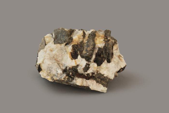IPERSTENE su anortite var. labradorite, Slesia (regione storica dell'Europa centrale), Repubblica Ceca