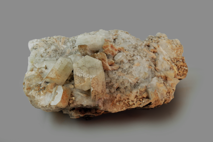 FLUOROAPOFILLITE-(K) con stilbite-(Ca), Pune, Maharashtra, India
