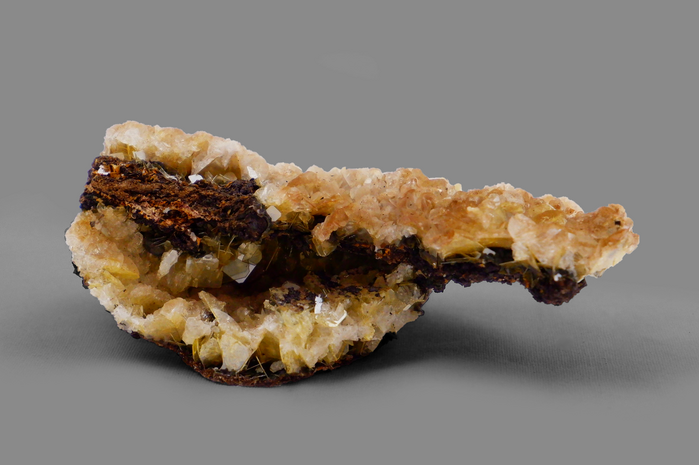 WULFENITE con calcite, Messico