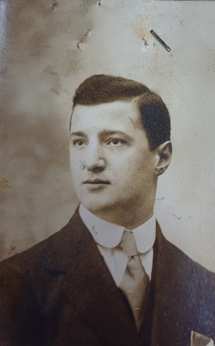 Giovanni Bernocco, fototessera da ASPoliTo, Fascicoli Studenti, Bernocco Giovanni.