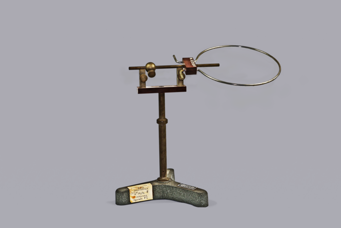 Spira per generazione di campo elettromagnetico
