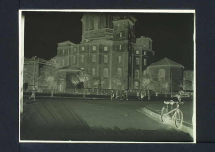 Paolo Verzone, Milano, Chiesa di San Lorenzo, esterno