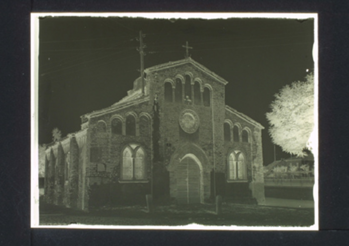 Paolo Verzone, Robbio, Chiesa di San Pietro, esterno