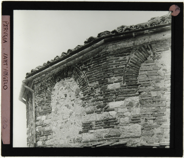 Paolo Verzone, Perugia, San Michele Arcangelo, esterno particolare