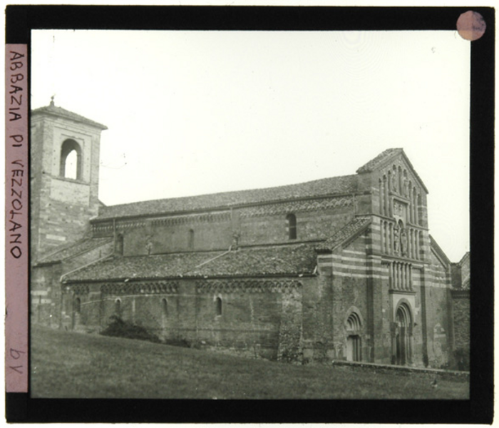 Paolo Verzone, Albugnano (AT), abbazia di Vezzolano, esterno, navata, facciata, campanile