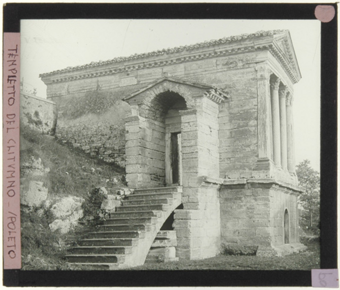 Paolo Verzone, Spoleto (PG), tempietto del Clitunno, esterno, ingresso, scalinata