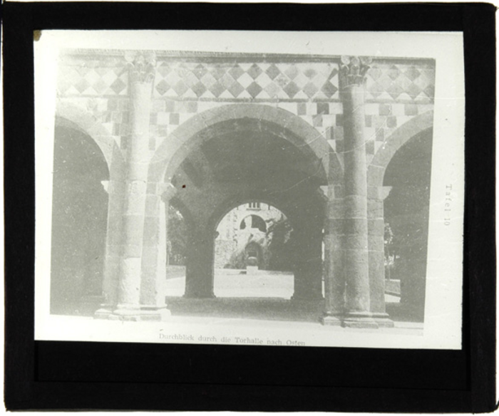 Paolo Verzone, Germania, abbazia di Lorsch, esterno, torhalle, particolare arco e colonna