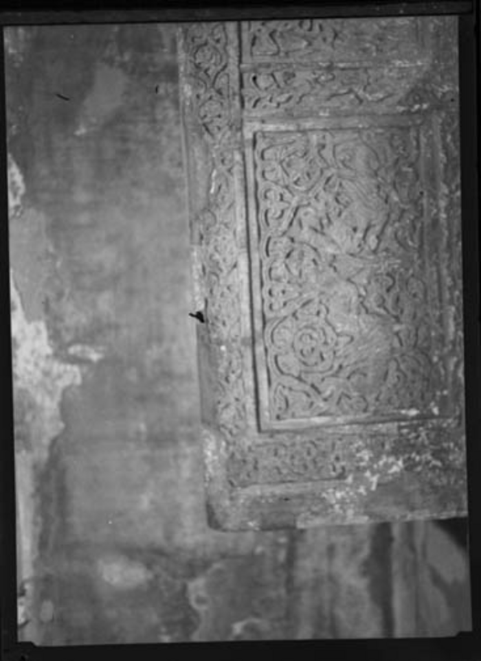 Paolo Verzone, Civate (LC), abbazia S. Pietro al Monte, muratura, bassorilievo, dettaglio