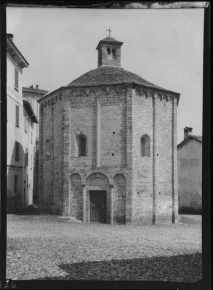 Paolo Verzone, Non identificato, battistero, esterno, facciata